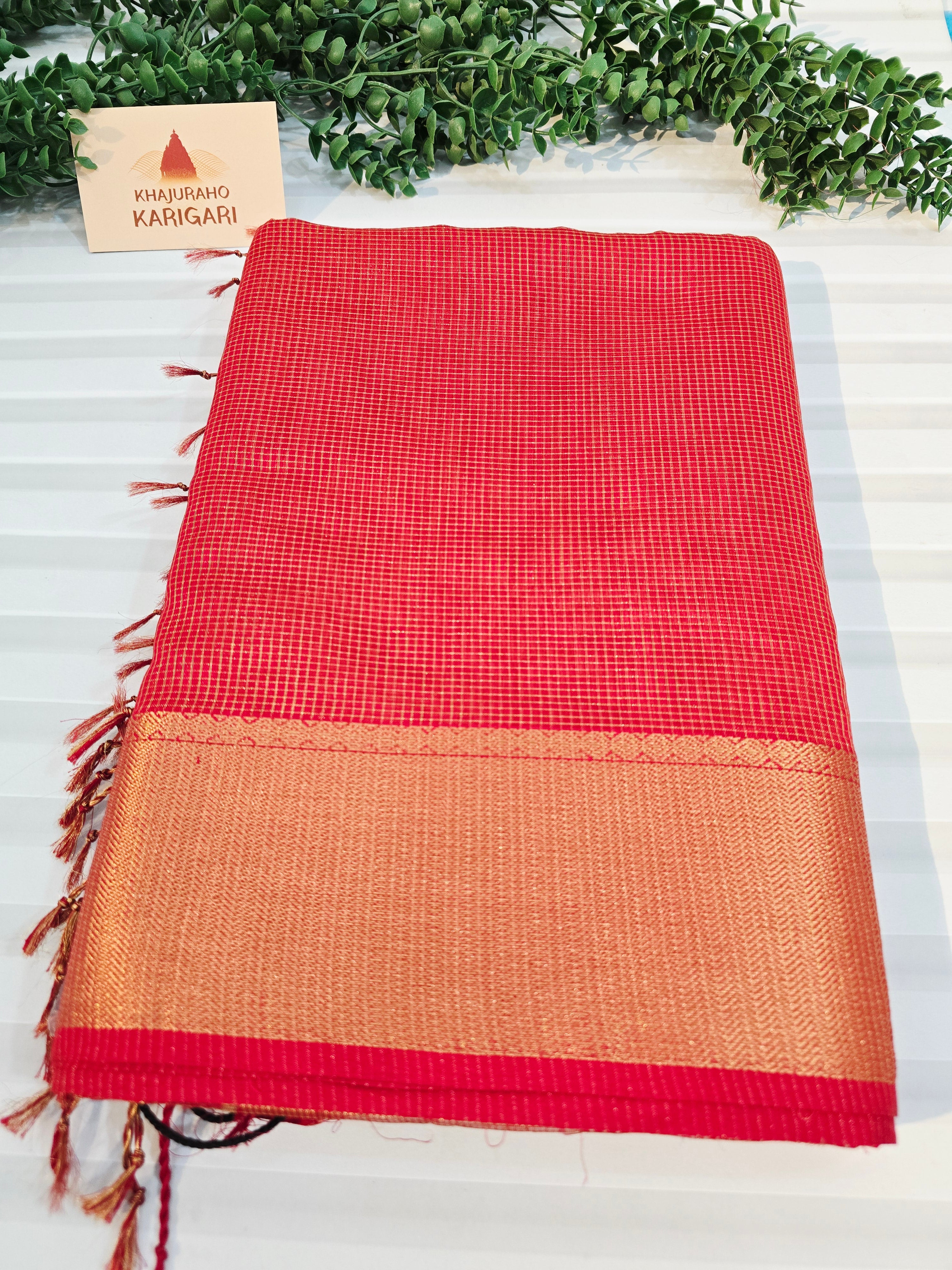 Pure Handloom Maheshwari Zari checks Saree Red
