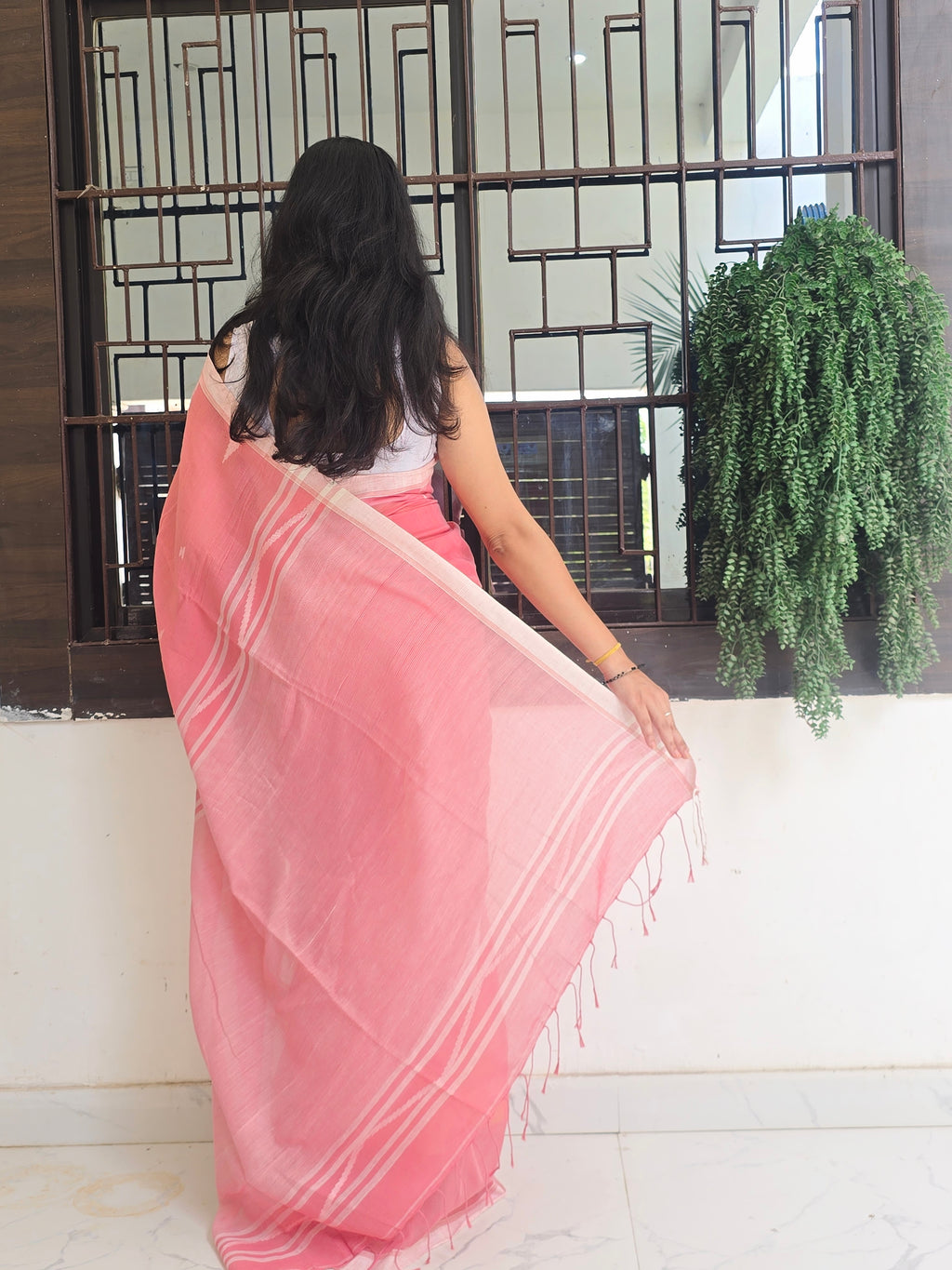 Pure Handwoven Mul Cotton Jamdani - Peach
