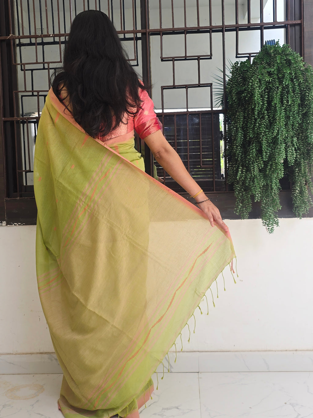 Pure Handwoven Mul Cotton Jamdani - Green