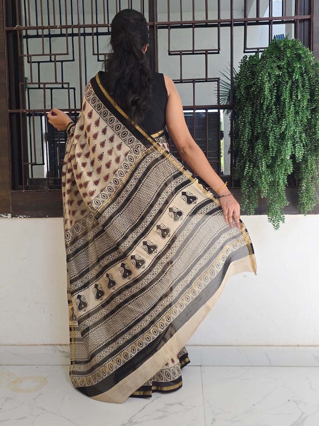 Chanderi Bagru Print Hand Block Print Saree- Beige & Black