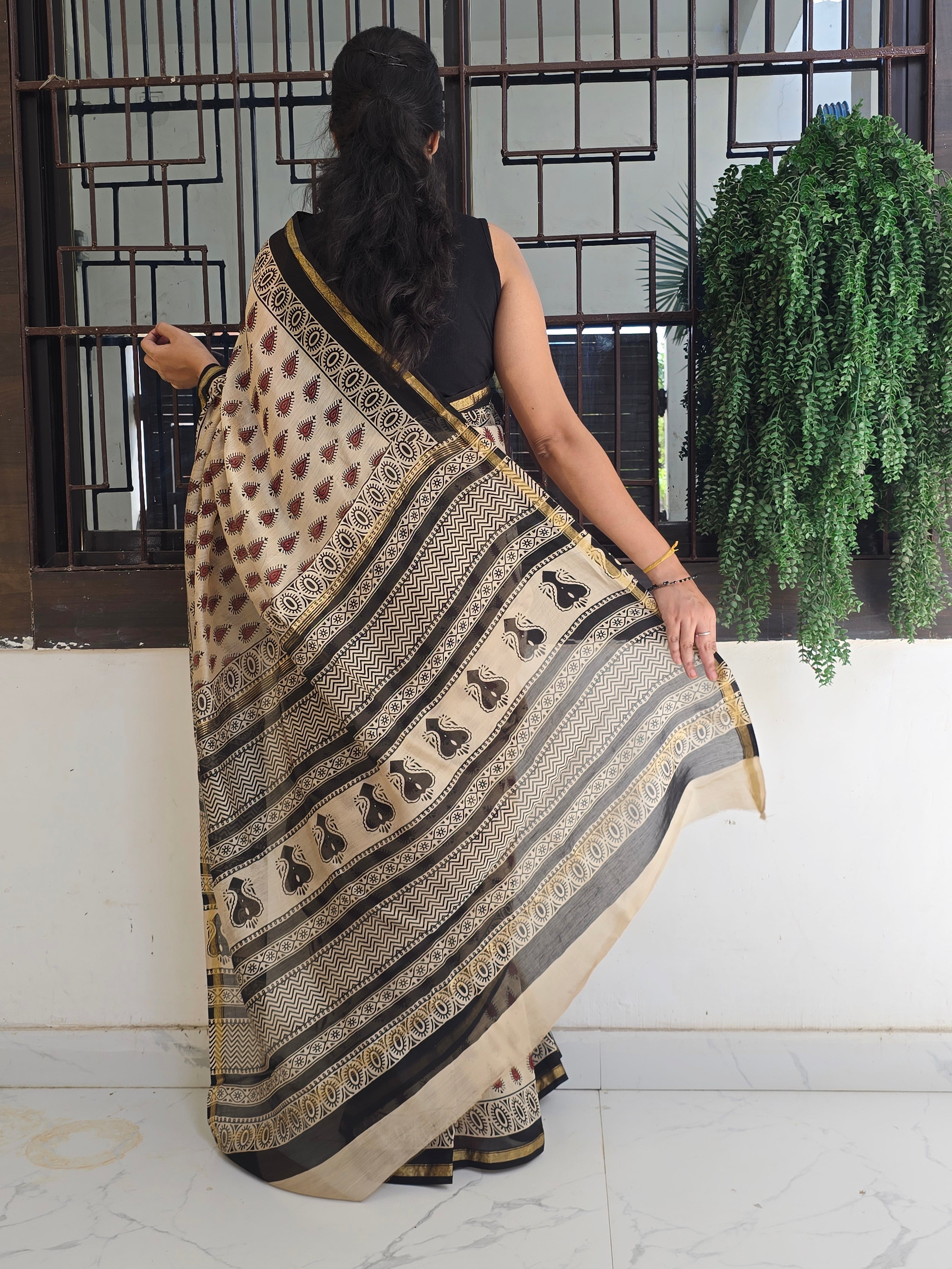Chanderi Bagru Print Hand Block Print Saree- Beige & Black