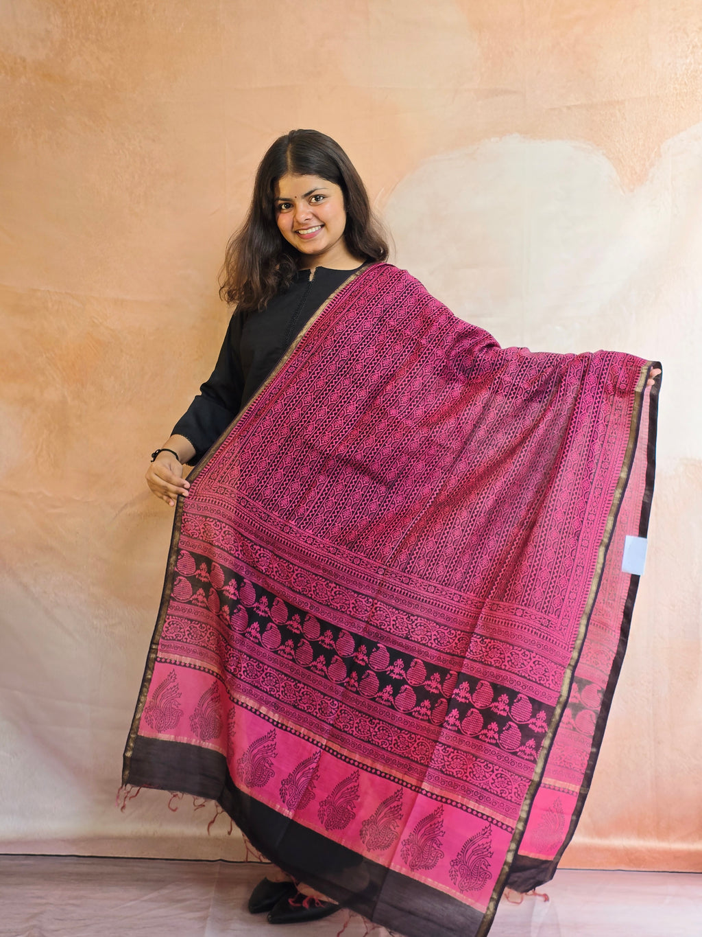 Bagh Handblock Printed Maheshwari Dupatta - Black & Pink