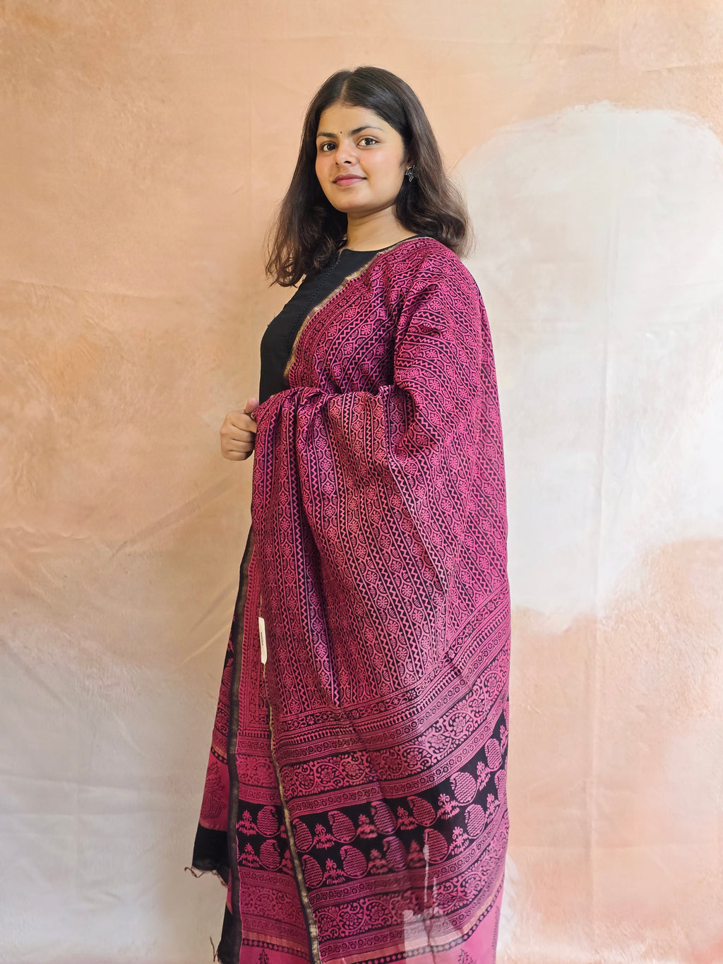 Bagh Handblock Printed Maheshwari Dupatta - Black & Pink