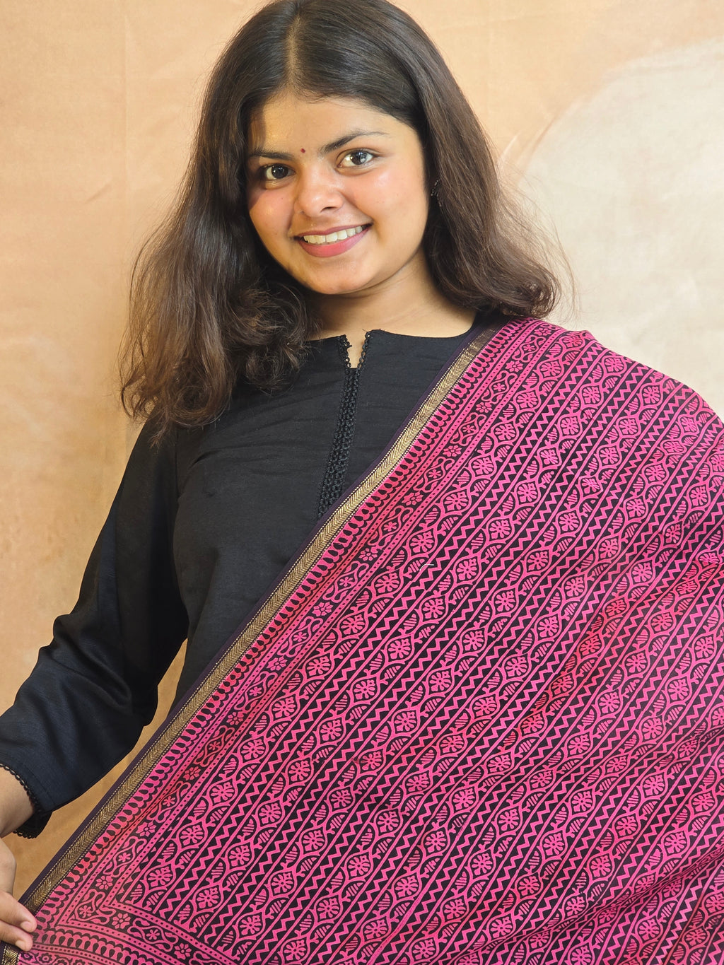 Bagh Handblock Printed Maheshwari Dupatta - Black & Pink