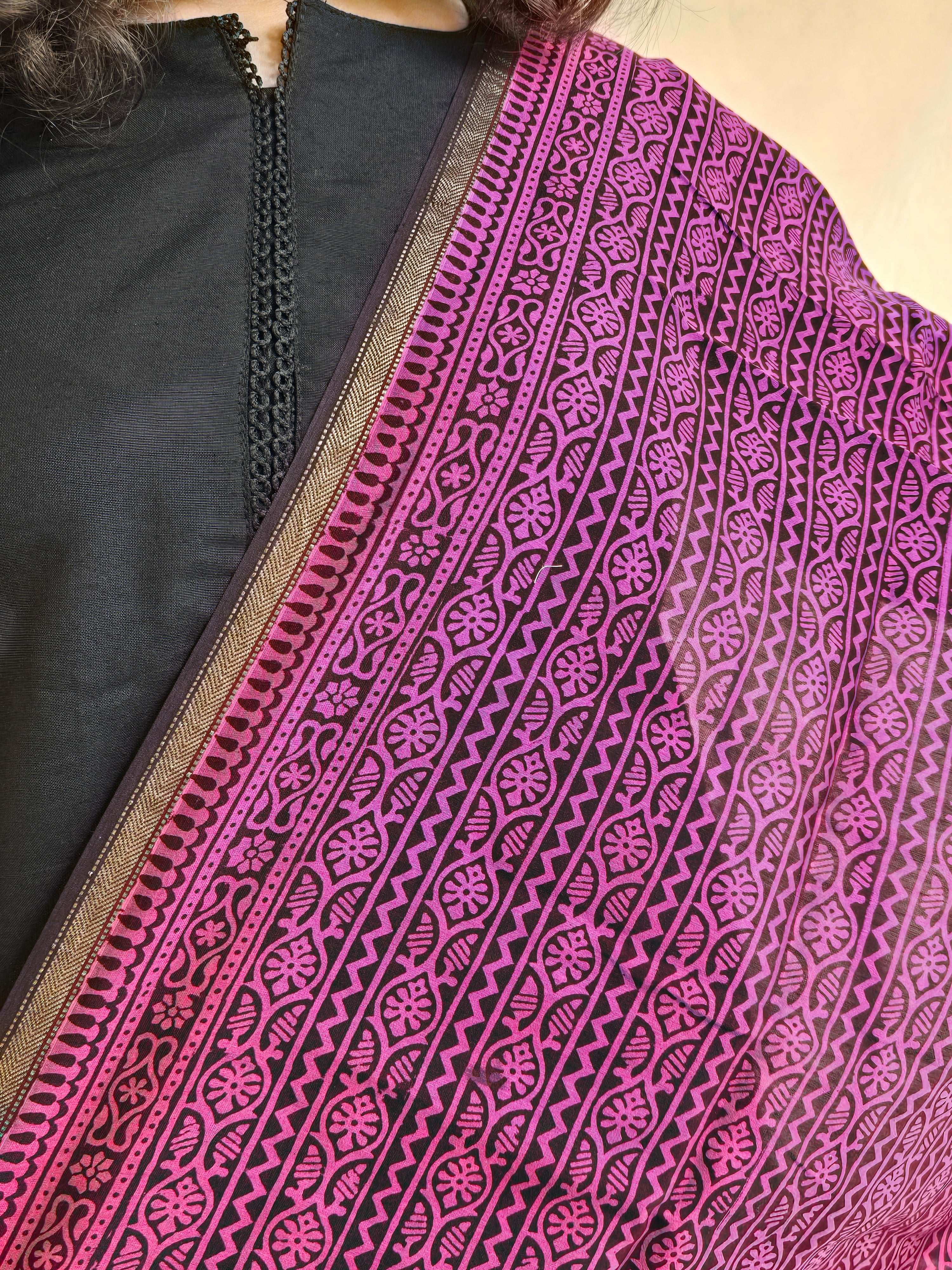 Bagh Handblock Printed Maheshwari Dupatta - Black & Pink