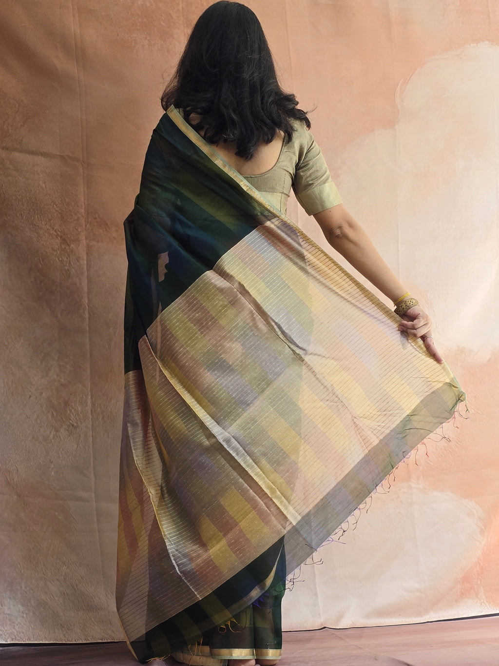 Pure Handwoven Maheshwari Saree with Ghicha Pallu – Shaded Green