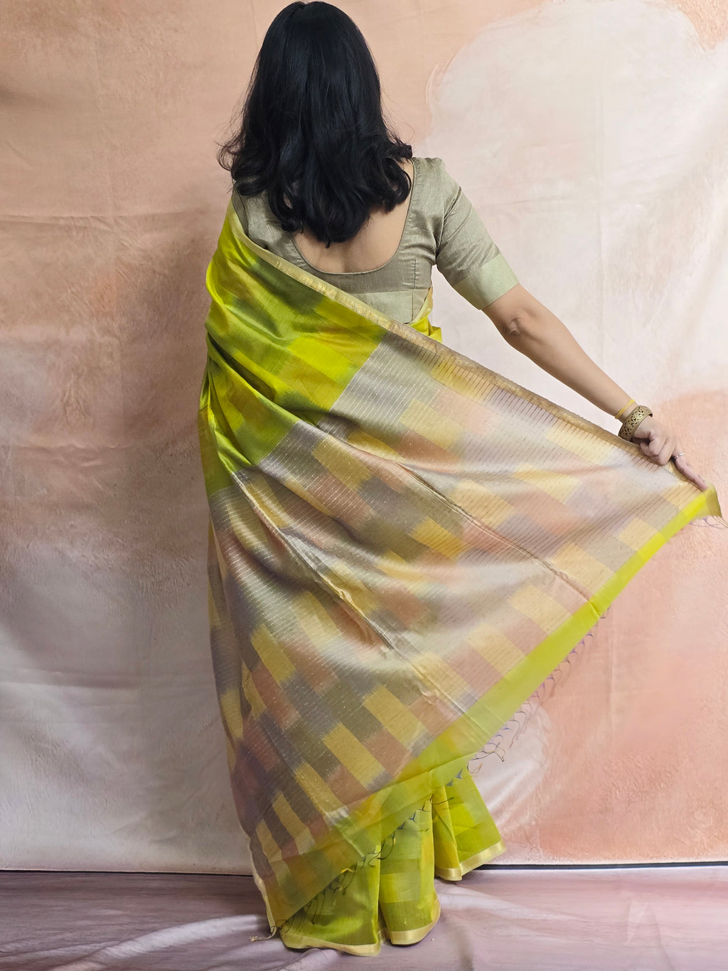 Pure Handwoven Maheshwari Saree with Ghicha Pallu and Blouse - Neon Green