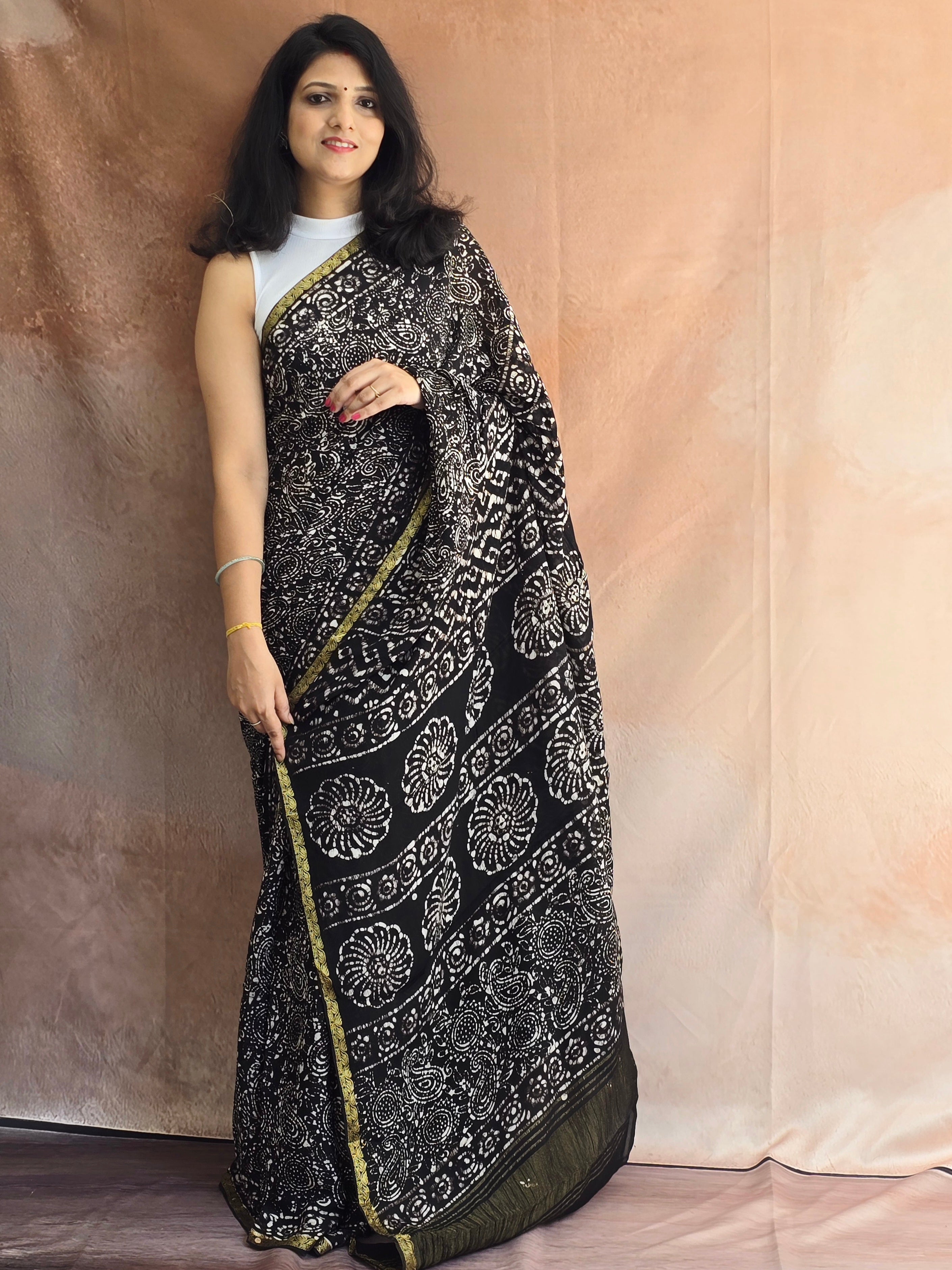 Hand Batik Printed Chinon Saree with Blouse Piece - Black