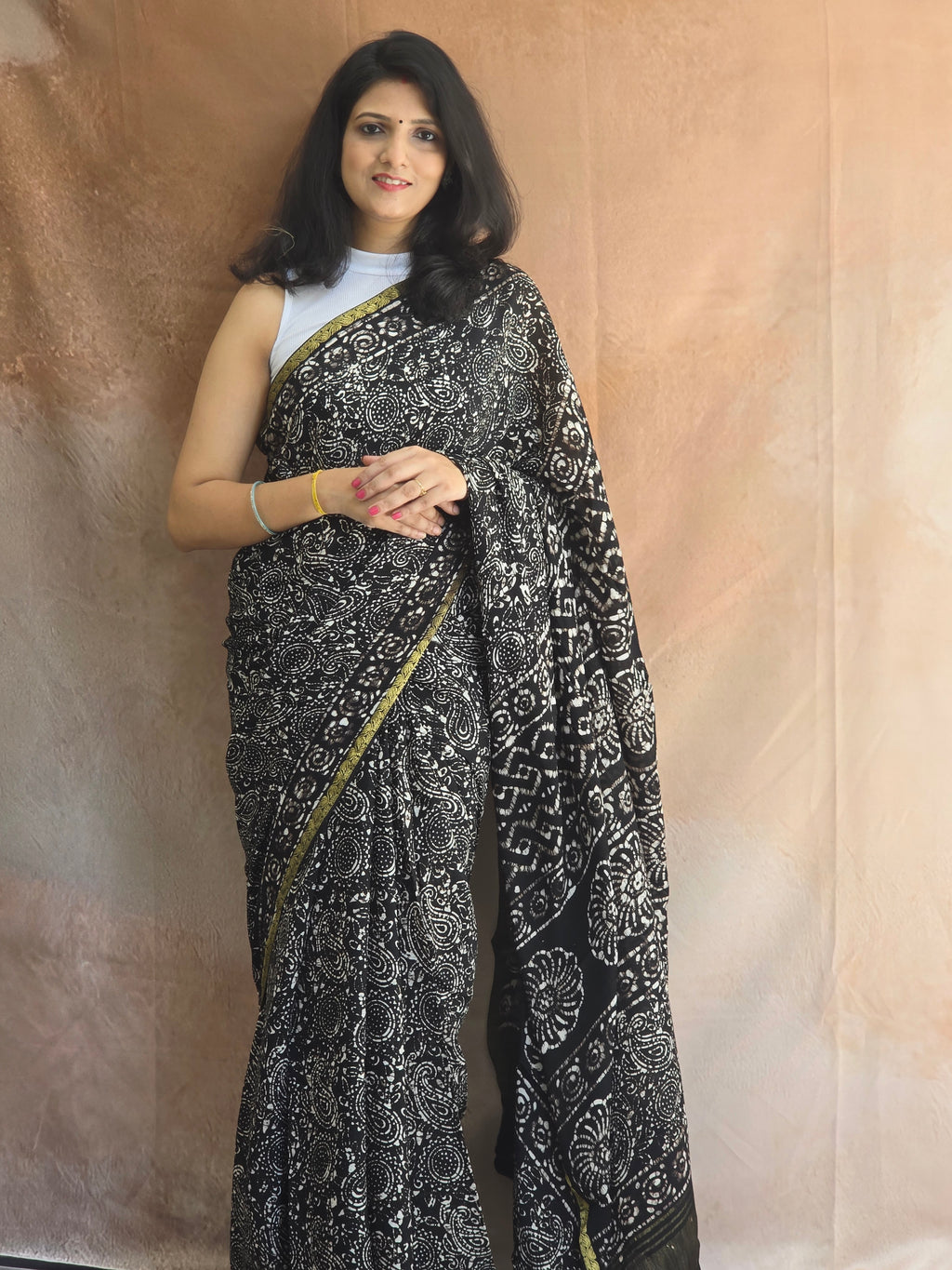 Hand Batik Printed Chinon Saree with Blouse Piece - Black