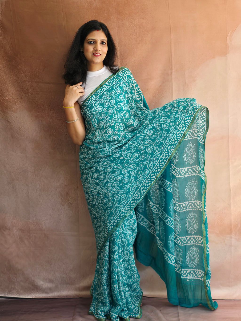 Hand Batik Printed Chinon Saree with Blouse Piece - Sea Green