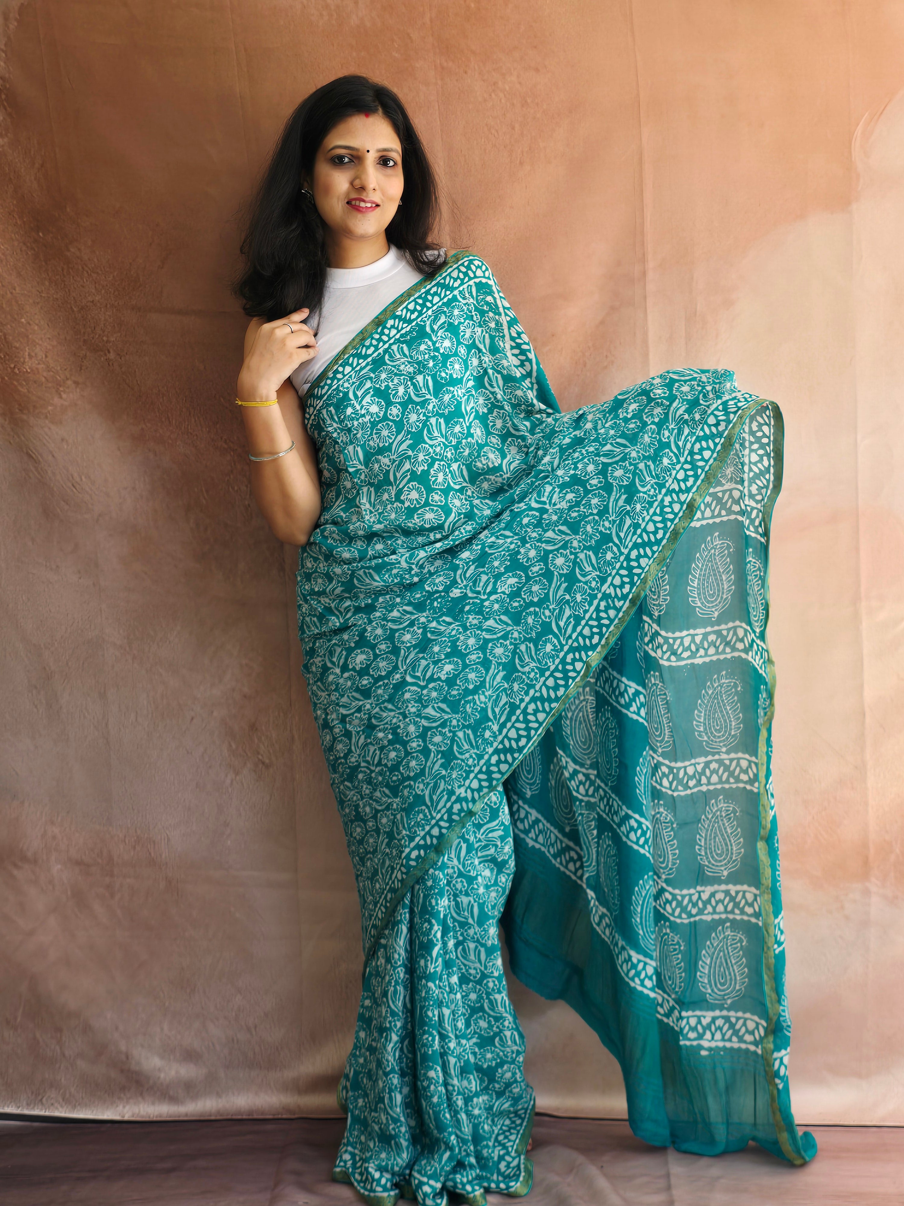 Hand Batik Printed Chinon Saree with Blouse Piece - Sea Green