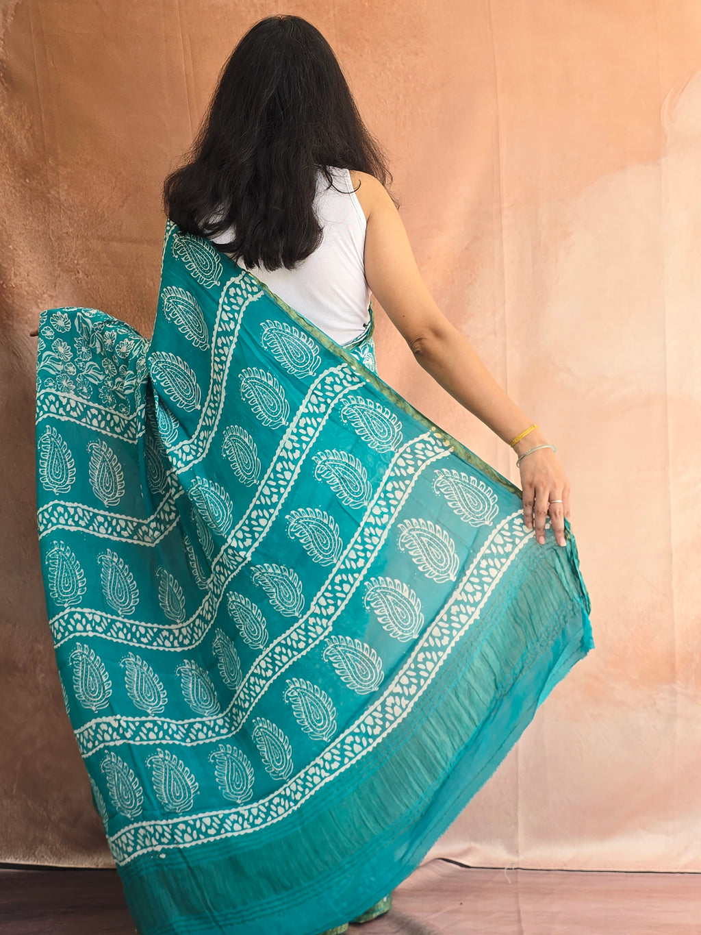 Hand Batik Printed Chinon Saree with Blouse Piece - Sea Green