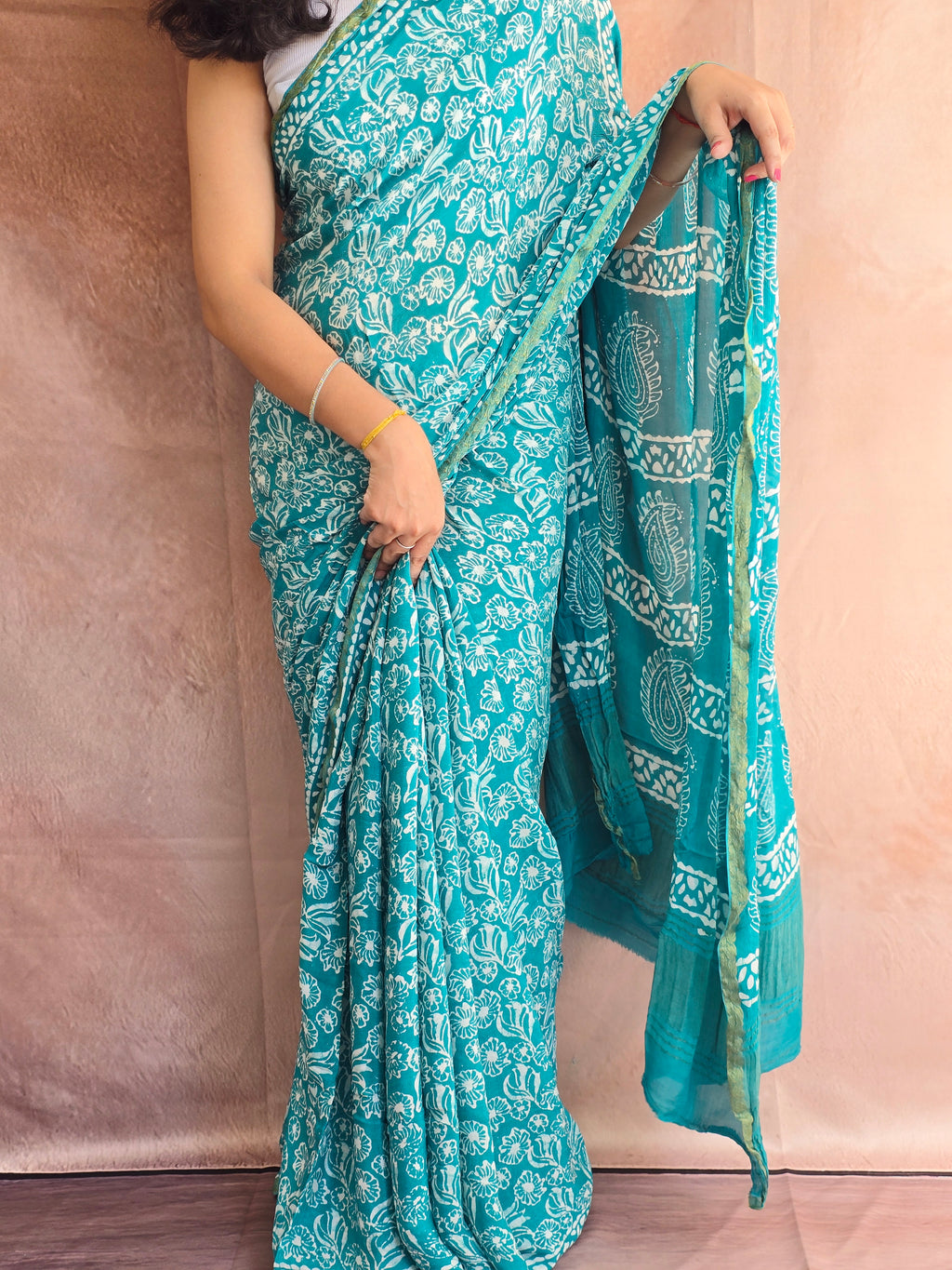Hand Batik Printed Chinon Saree with Blouse Piece - Sea Green