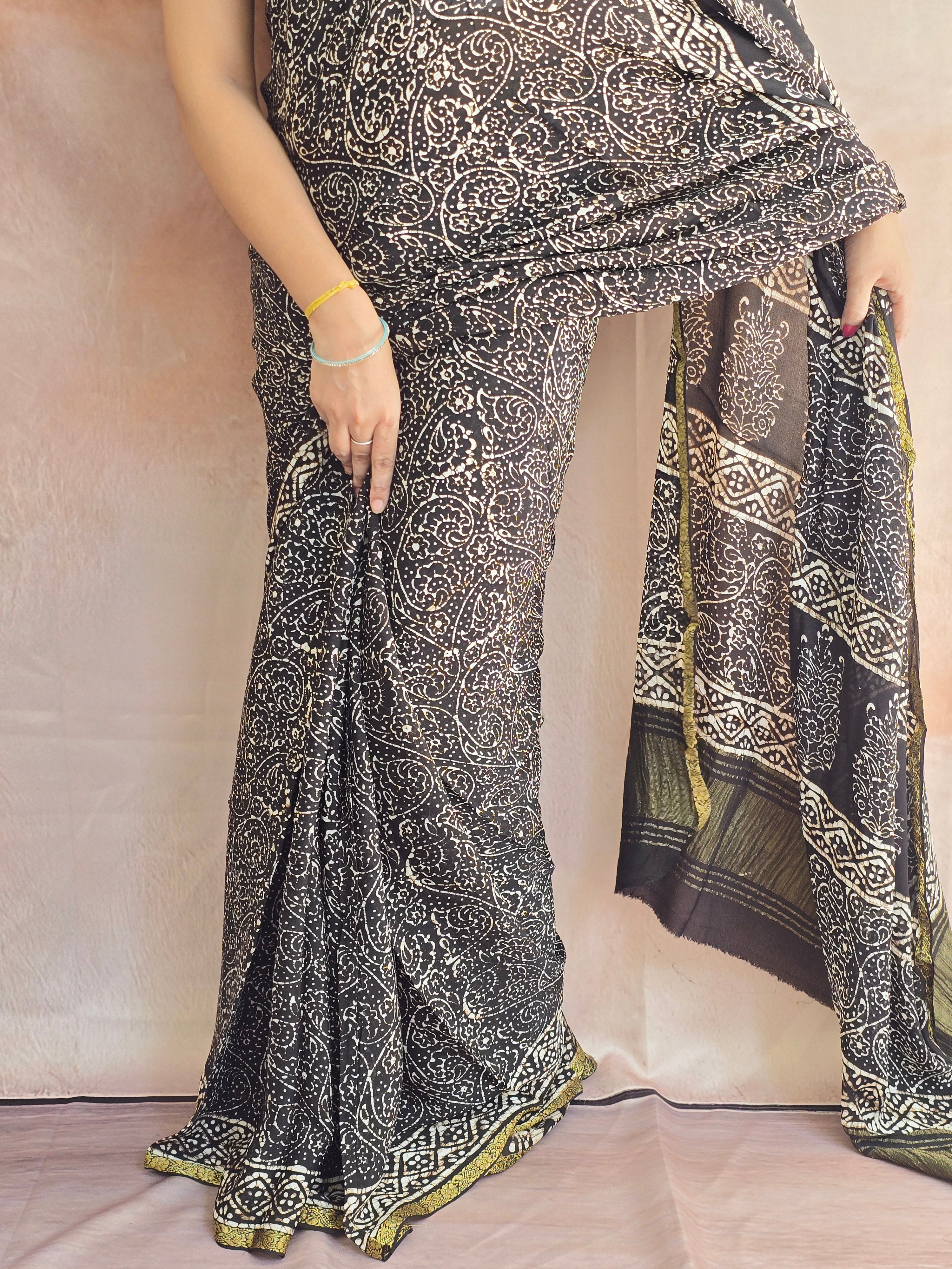 Hand Batik Printed Chinon Saree with Blouse Piece - Black