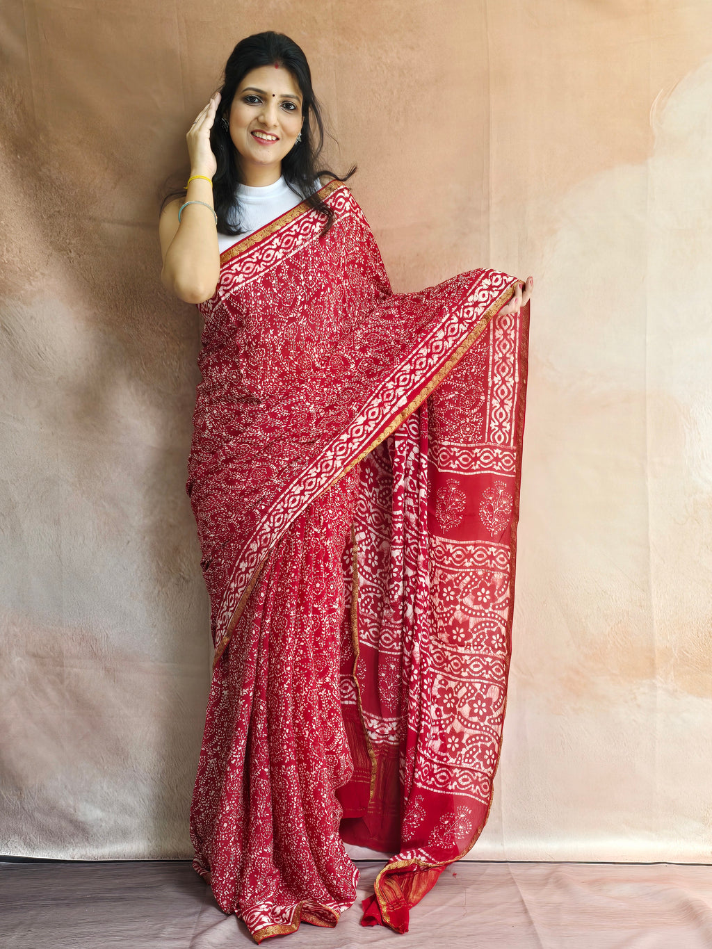 Hand Batik Printed Chinon Saree with Blouse Piece - Red