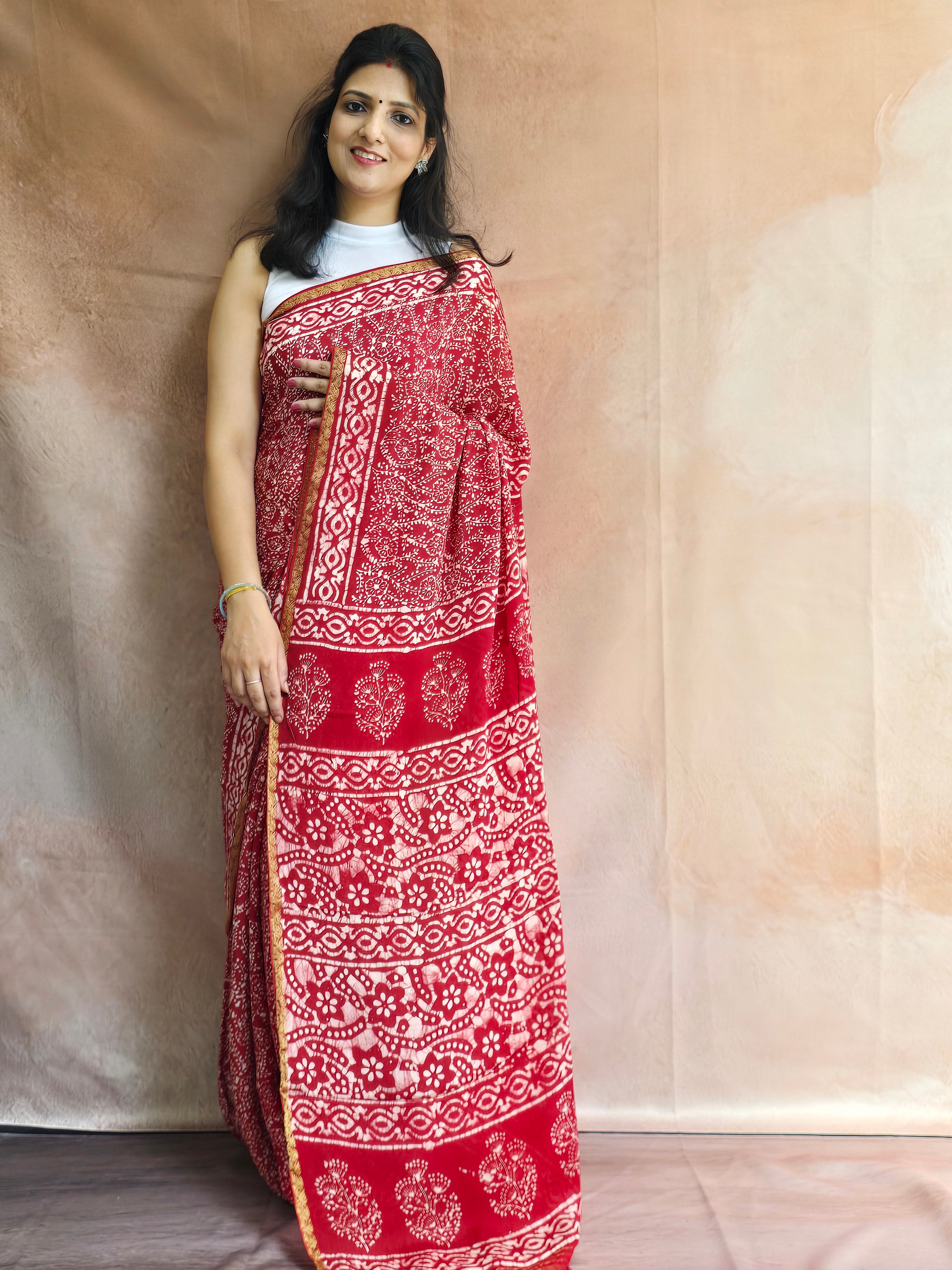 Hand Batik Printed Chinon Saree with Blouse Piece - Red