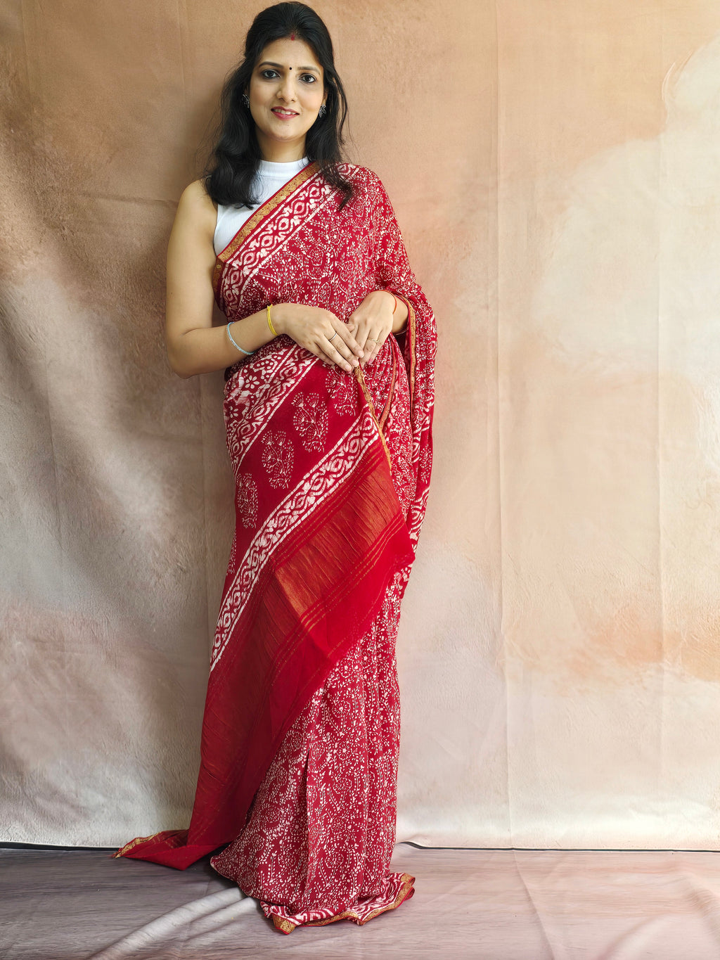 Hand Batik Printed Chinon Saree with Blouse Piece - Red