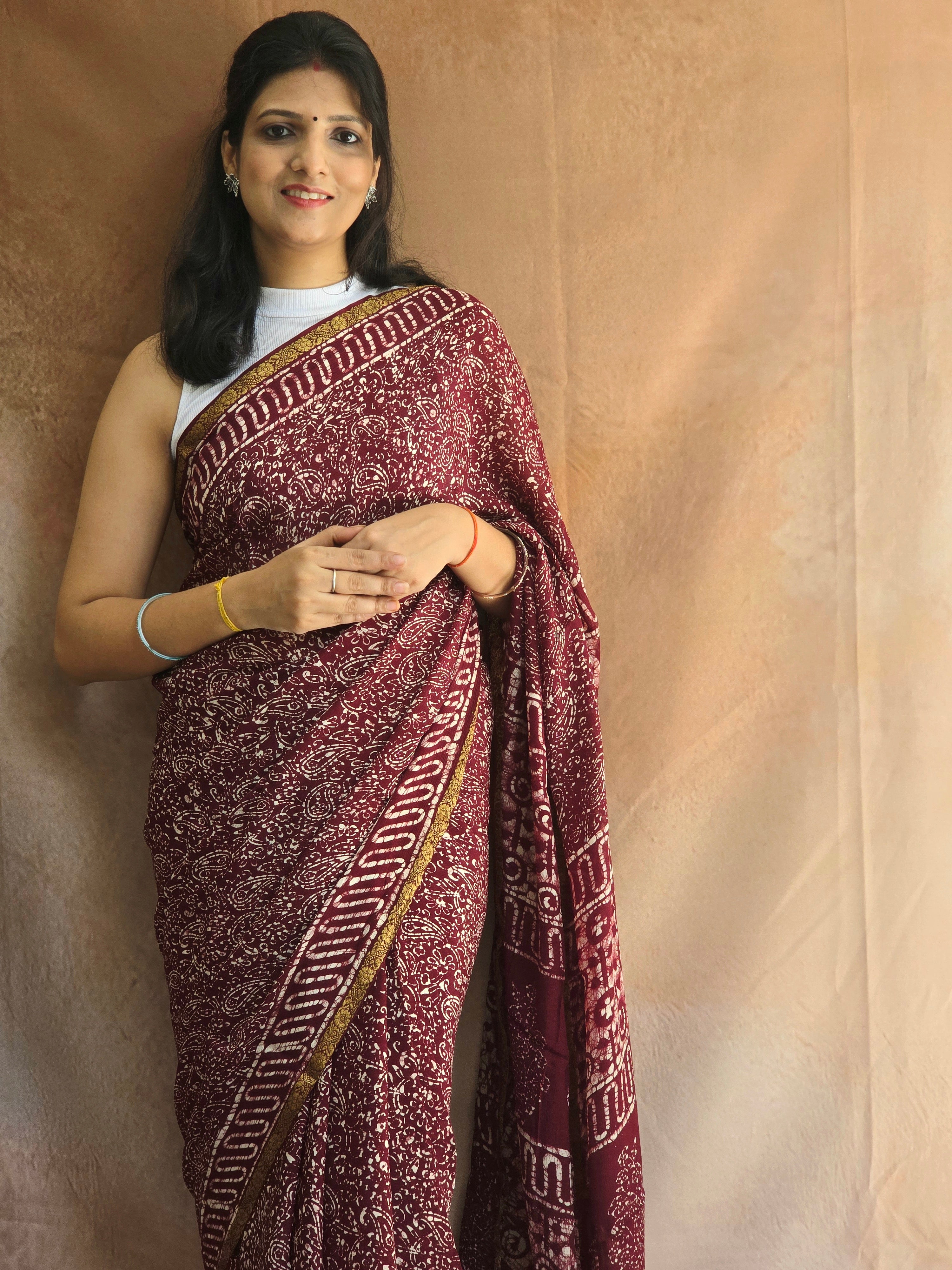 Hand Batik Printed Chinon Saree with Blouse Piece - Wine