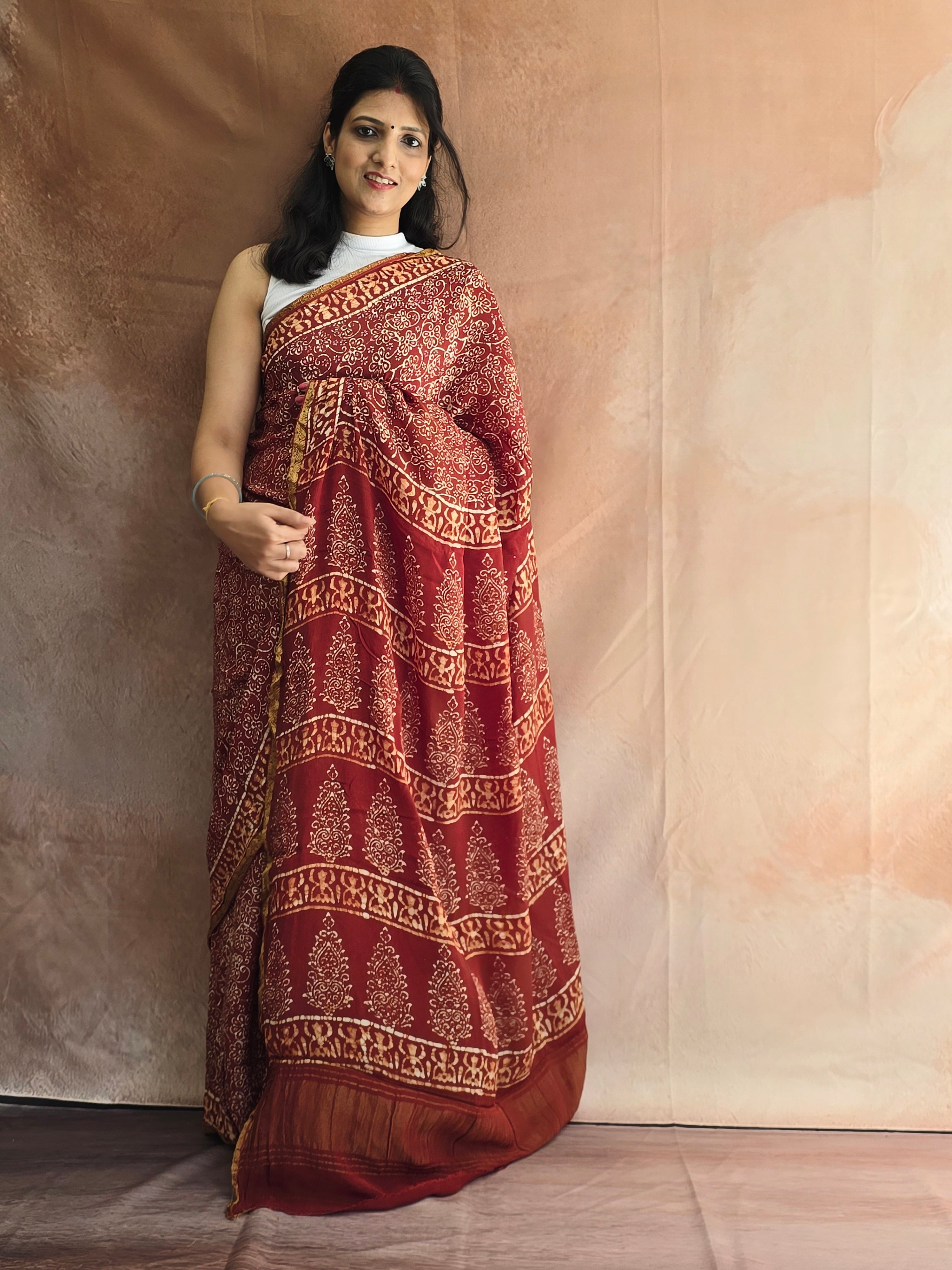 Hand Batik Printed Chinon Saree with Blouse Piece - Brown