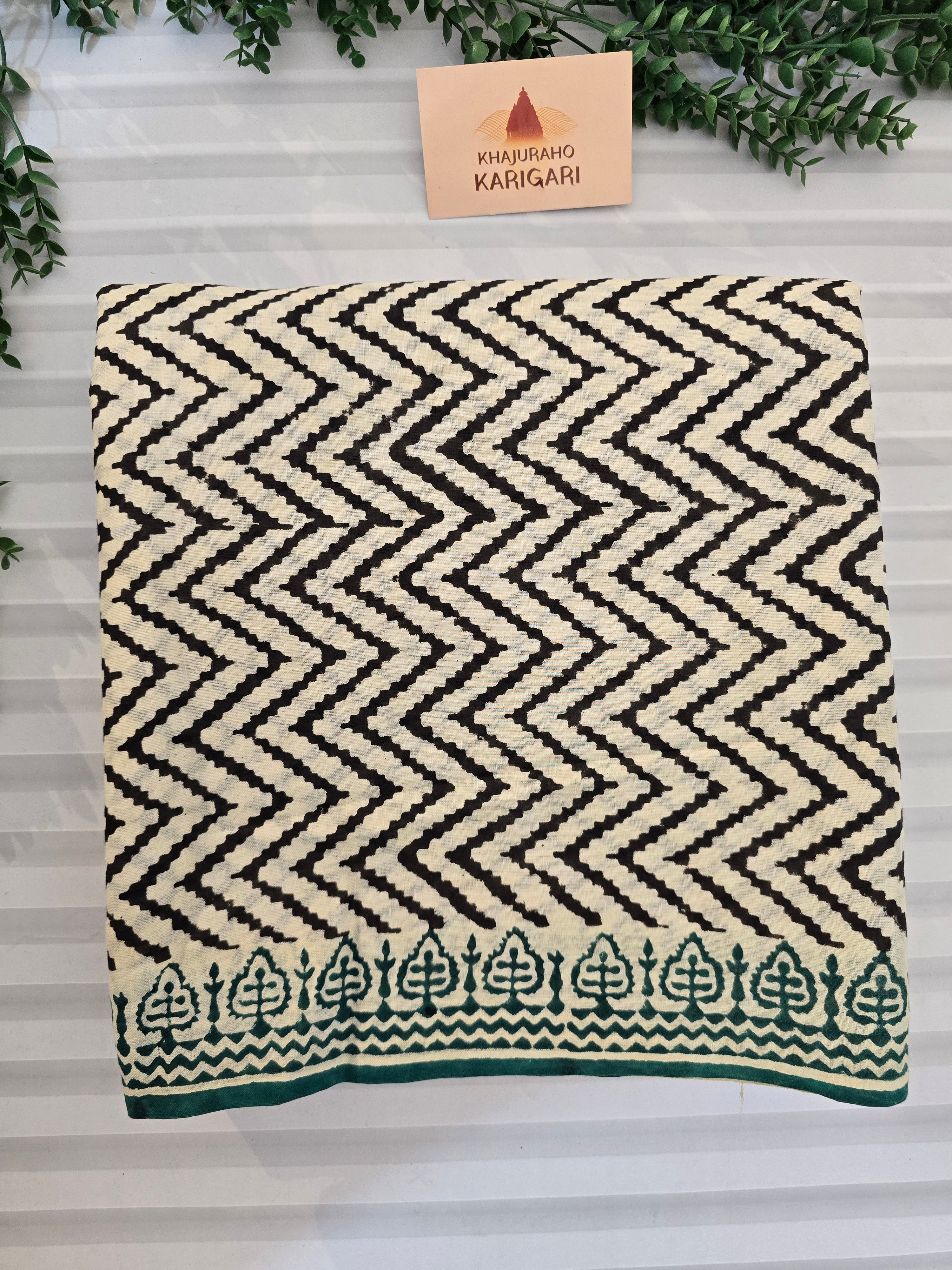 Handblock Printed Mul Cotton Saree Zigzag Motifs - Offwhite