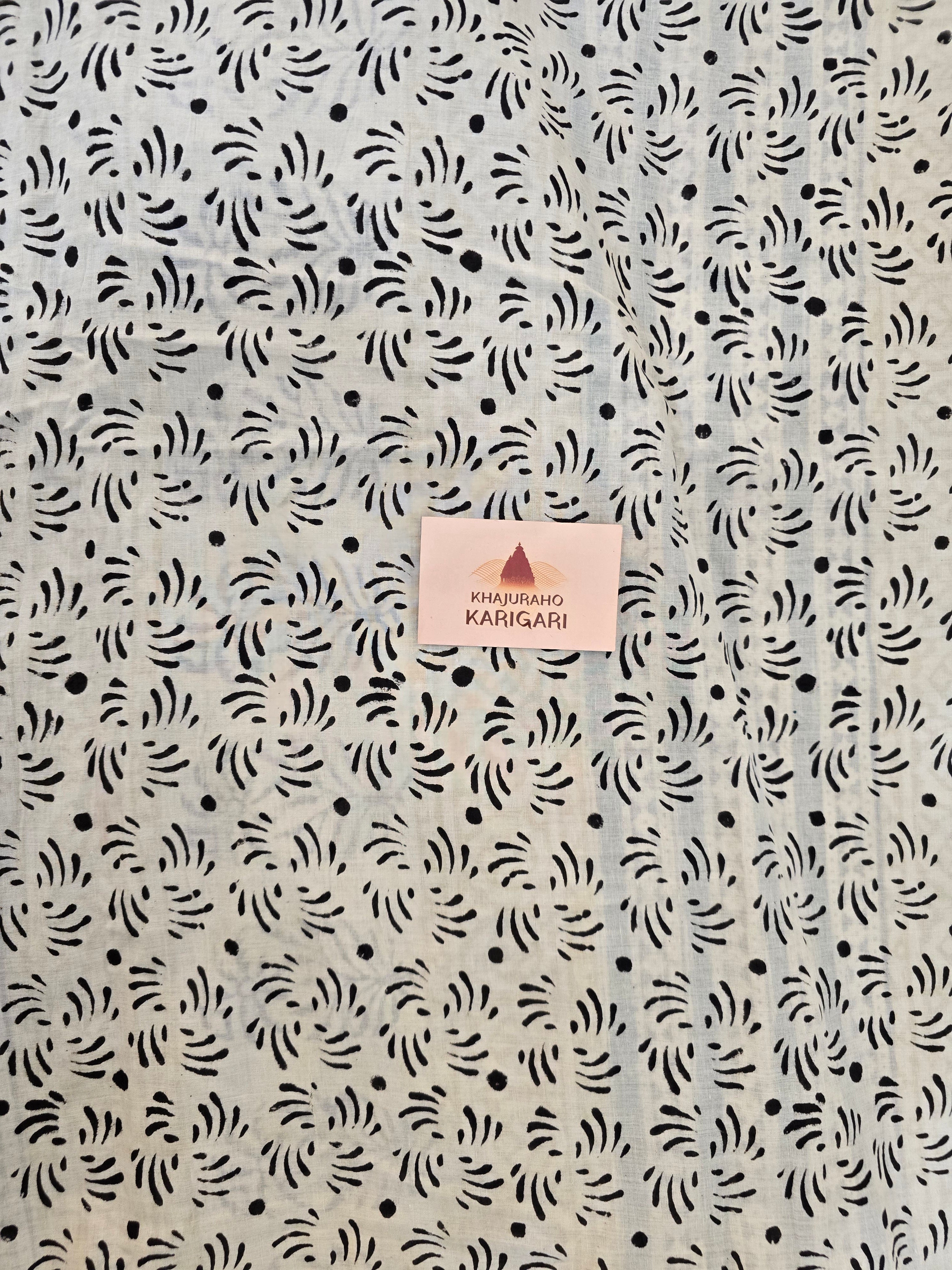 Handblock Printed Mul Cotton Saree Zigzag Motifs - Offwhite