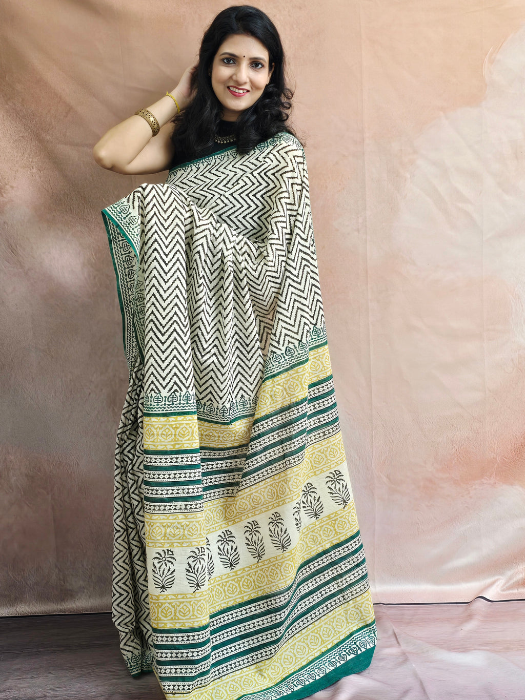 Handblock Printed Mul Cotton Saree Zigzag Motifs - Offwhite