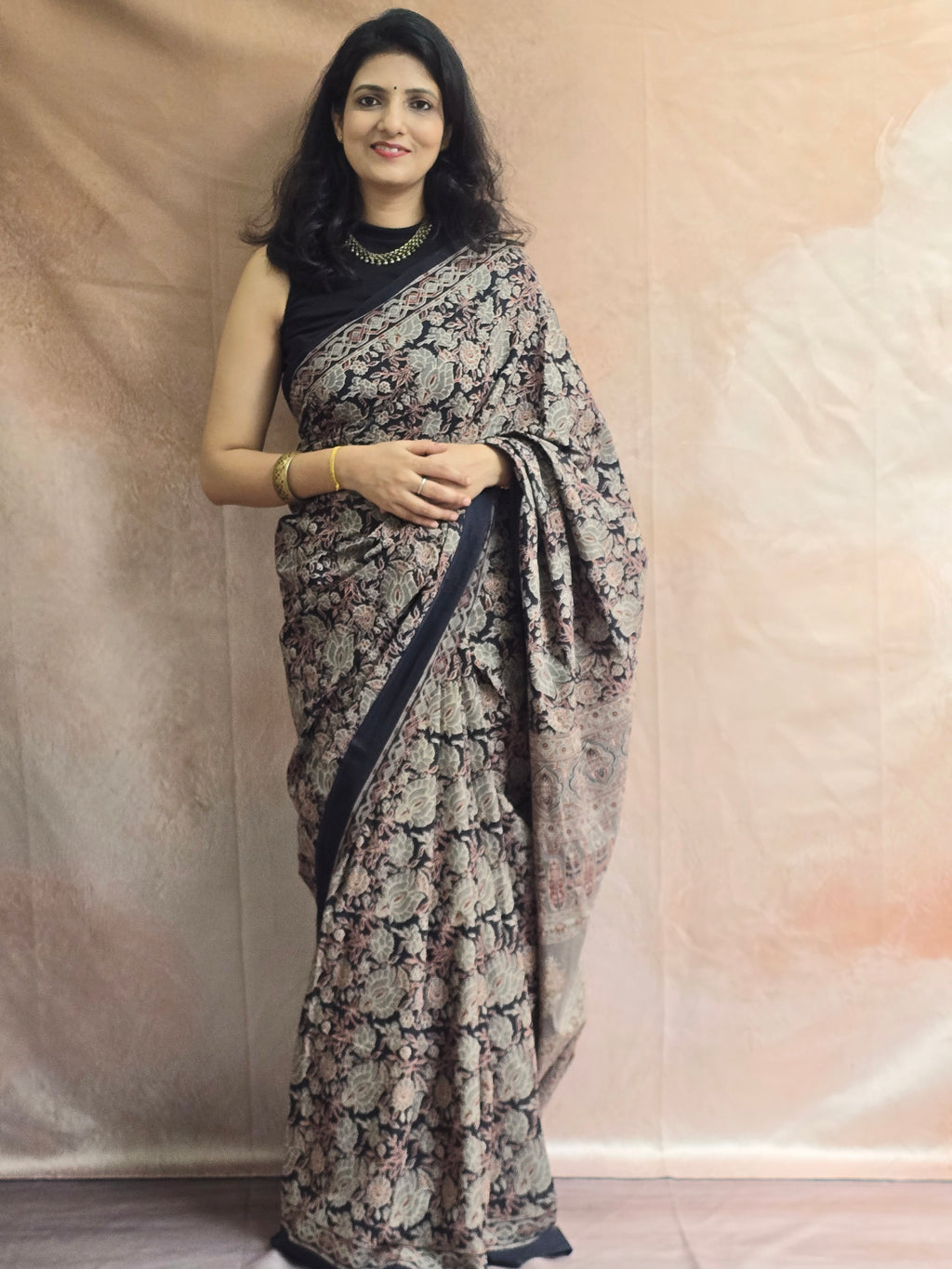 Handblock Printed Mul Cotton Saree Floral Motifs. - Black