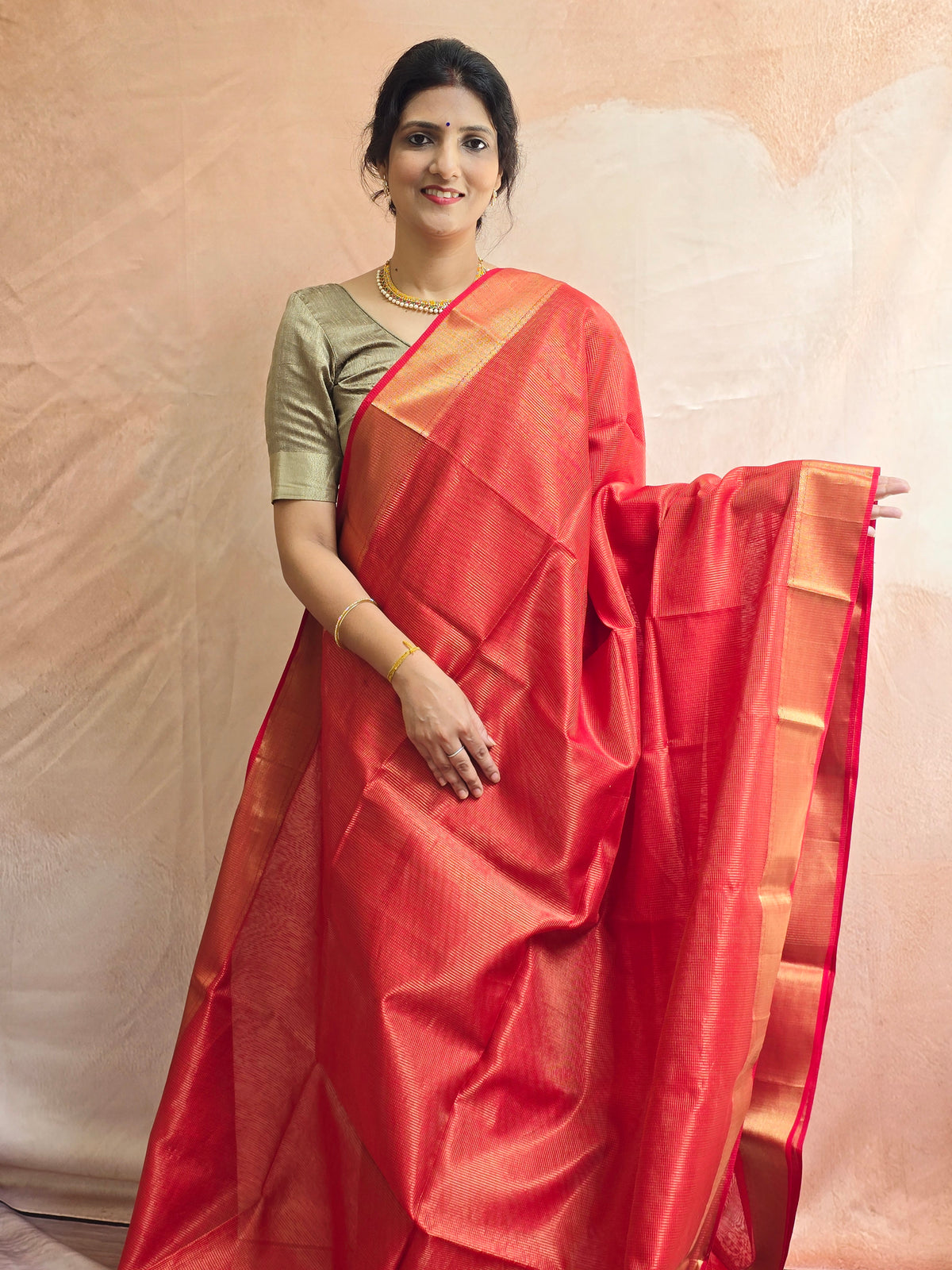 Pure Handloom Maheshwari Zari checks Saree Red