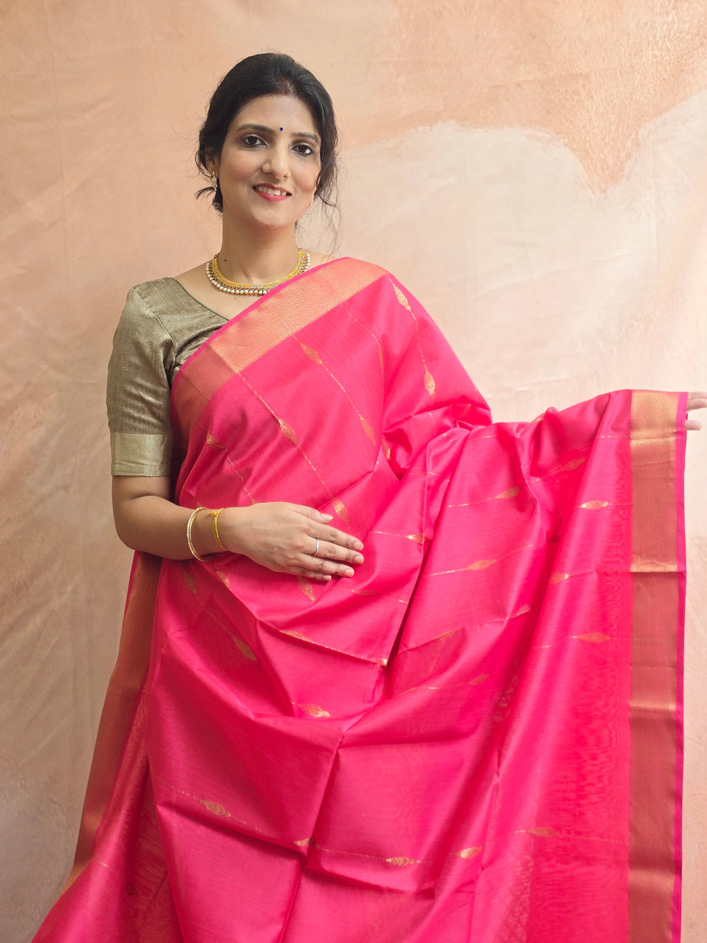 Pure Handwoven Maheshwari Saree Diamond Boota Red