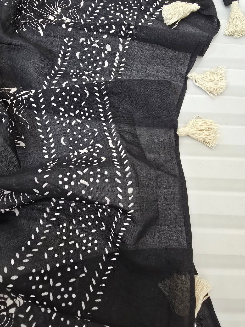 Handcrafted Batik Mul Cotton Saree - Black Floral