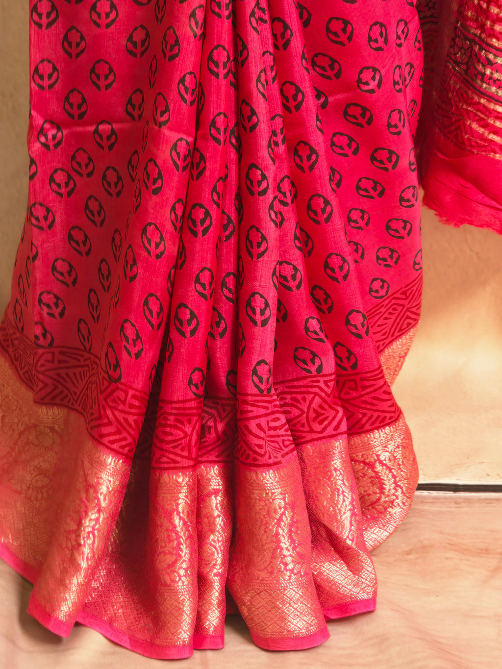 Bagh Dola Silk Saree Pink