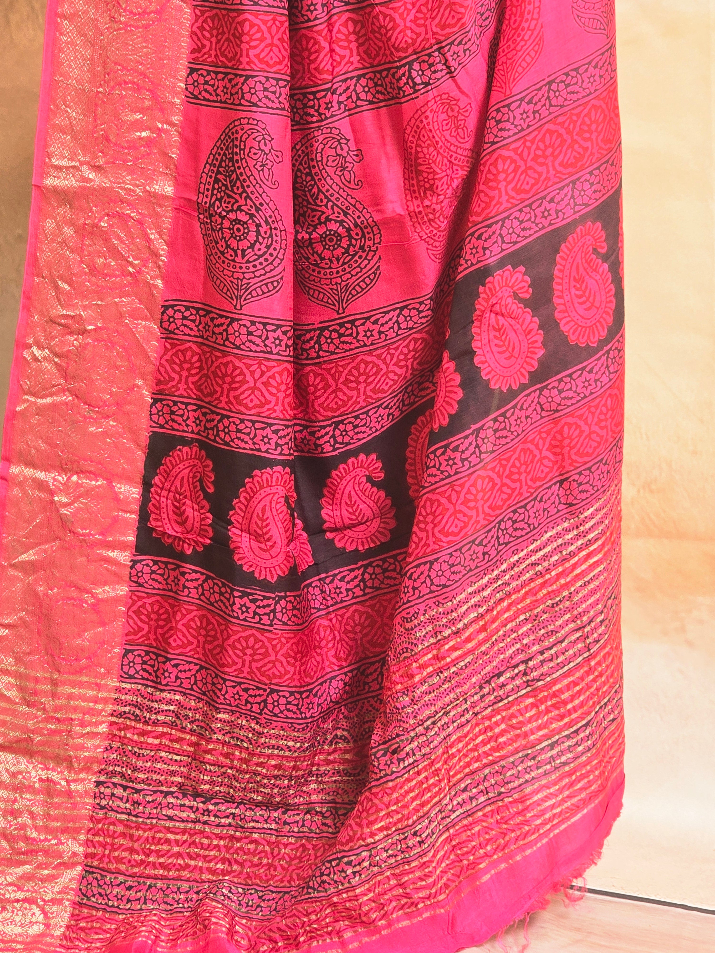 Bagh Dola Silk Saree Pink