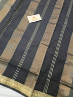 Maheshwari Garbh Reshami Saree - Green Black