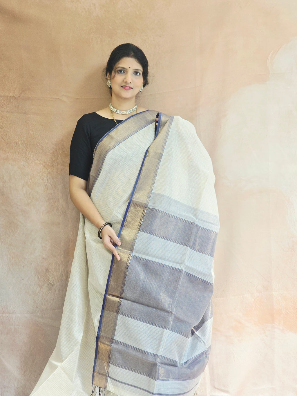 Pure Handwoven Maheshwari Zari Check Saree – Offwhite Blue