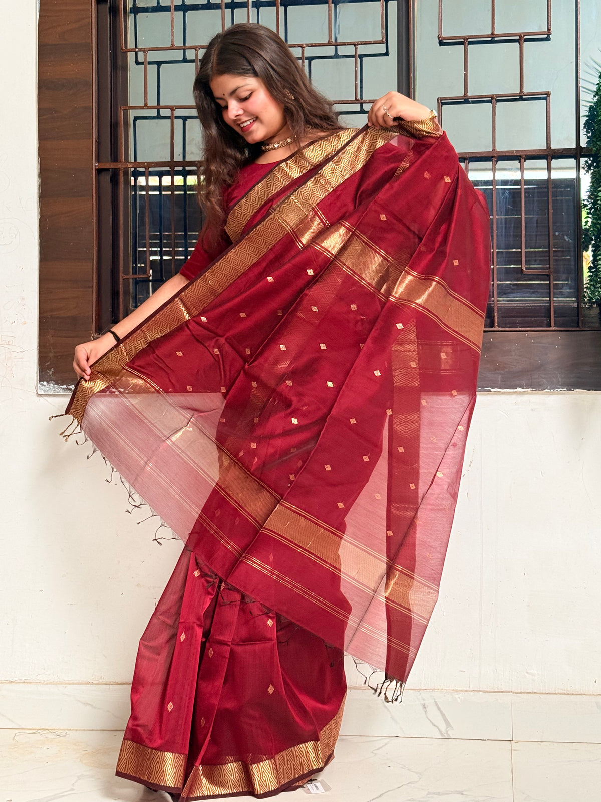 Nayantara Handwoven Maheshwari Saree - Maroon