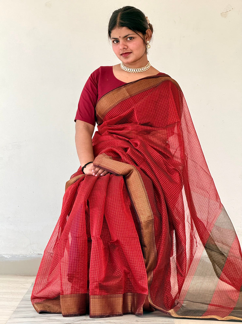 Pure Handwoven Maheshwari Silk Cotton Zari Check Saree – Red
