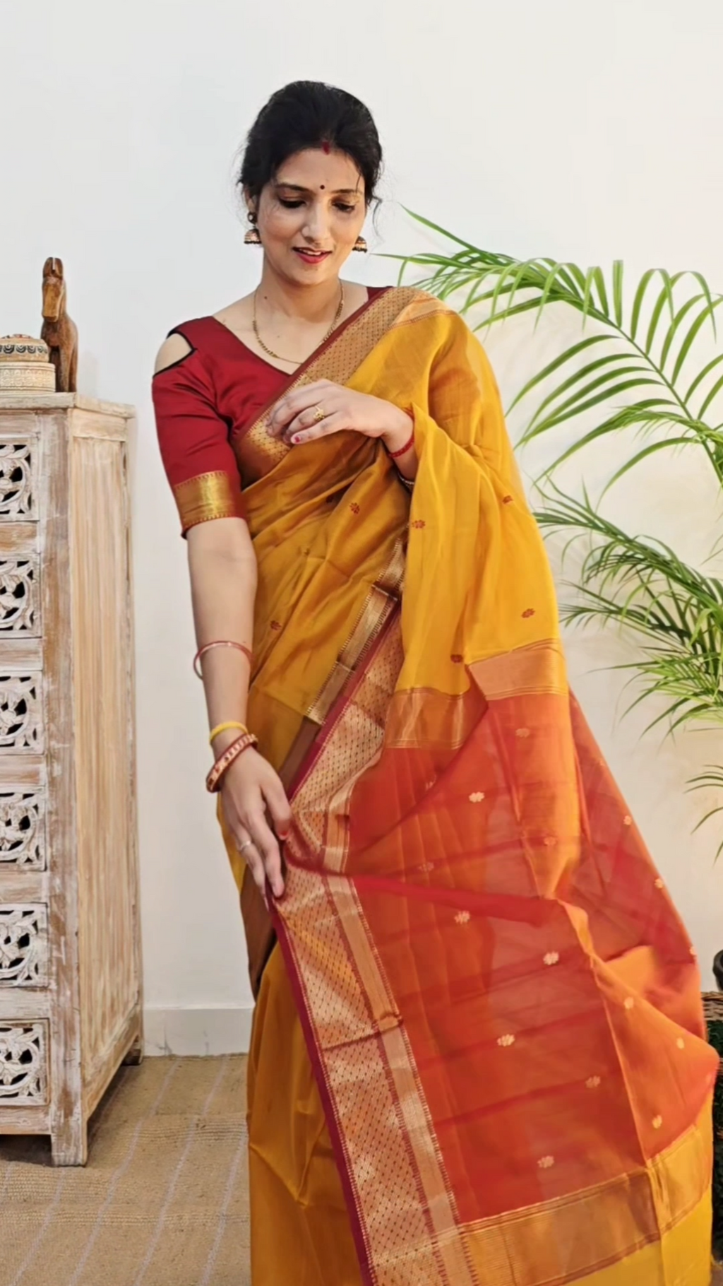Pure Handwoven Maheshwari Saree Floral Motif - Yellow Maroon