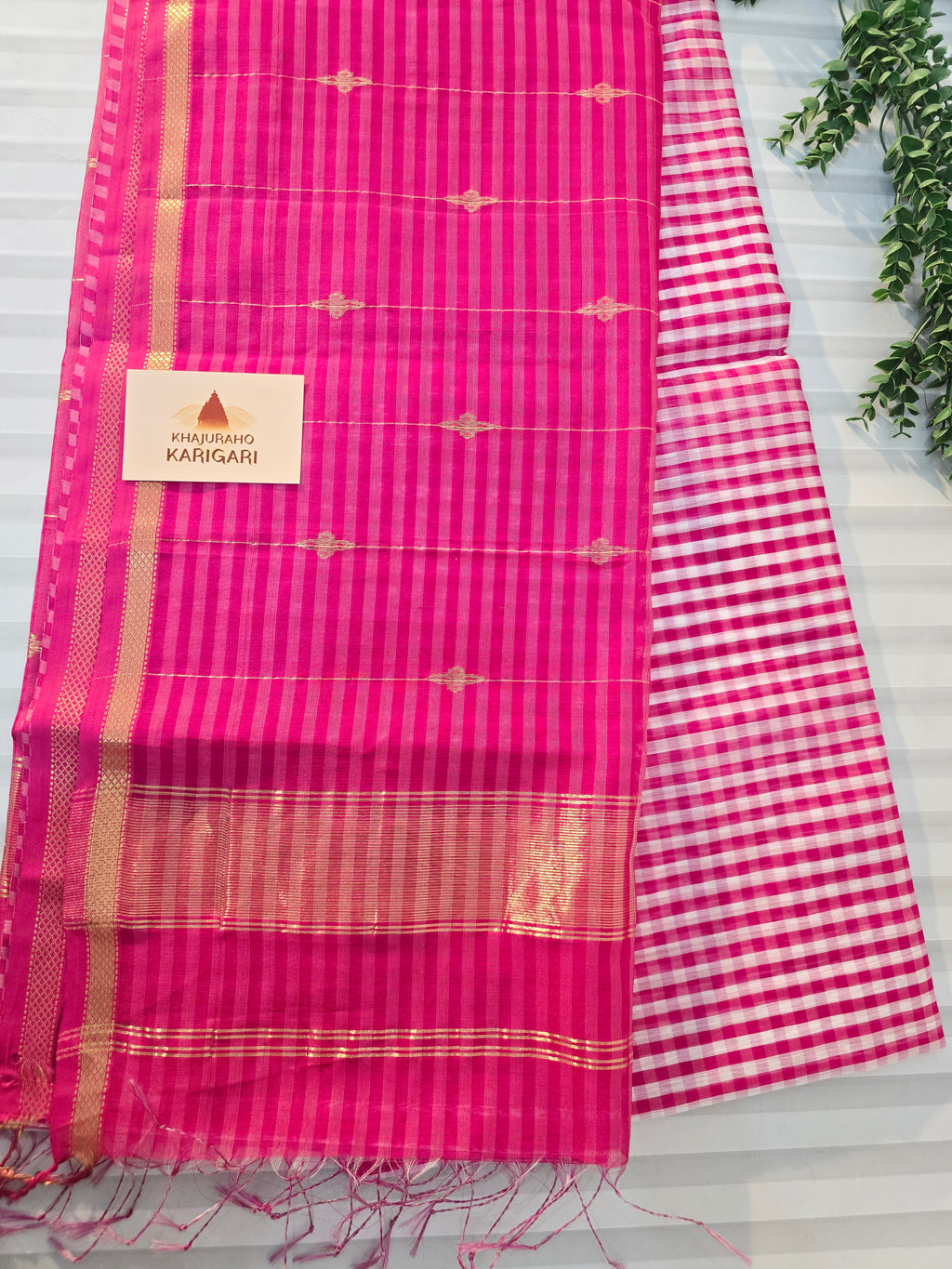 Pure Handwoven Maheshwari Check Saree in Pink & White